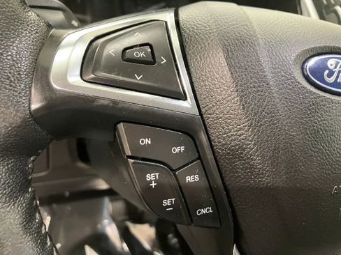 Used 2022 Ford Edge SEL image 17