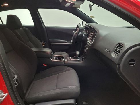 Used 2019 Dodge Charger SXT RWD image 21