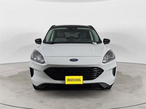 Certified 2022 Ford Escape SE w/ SE Sport Appearance Package image 8