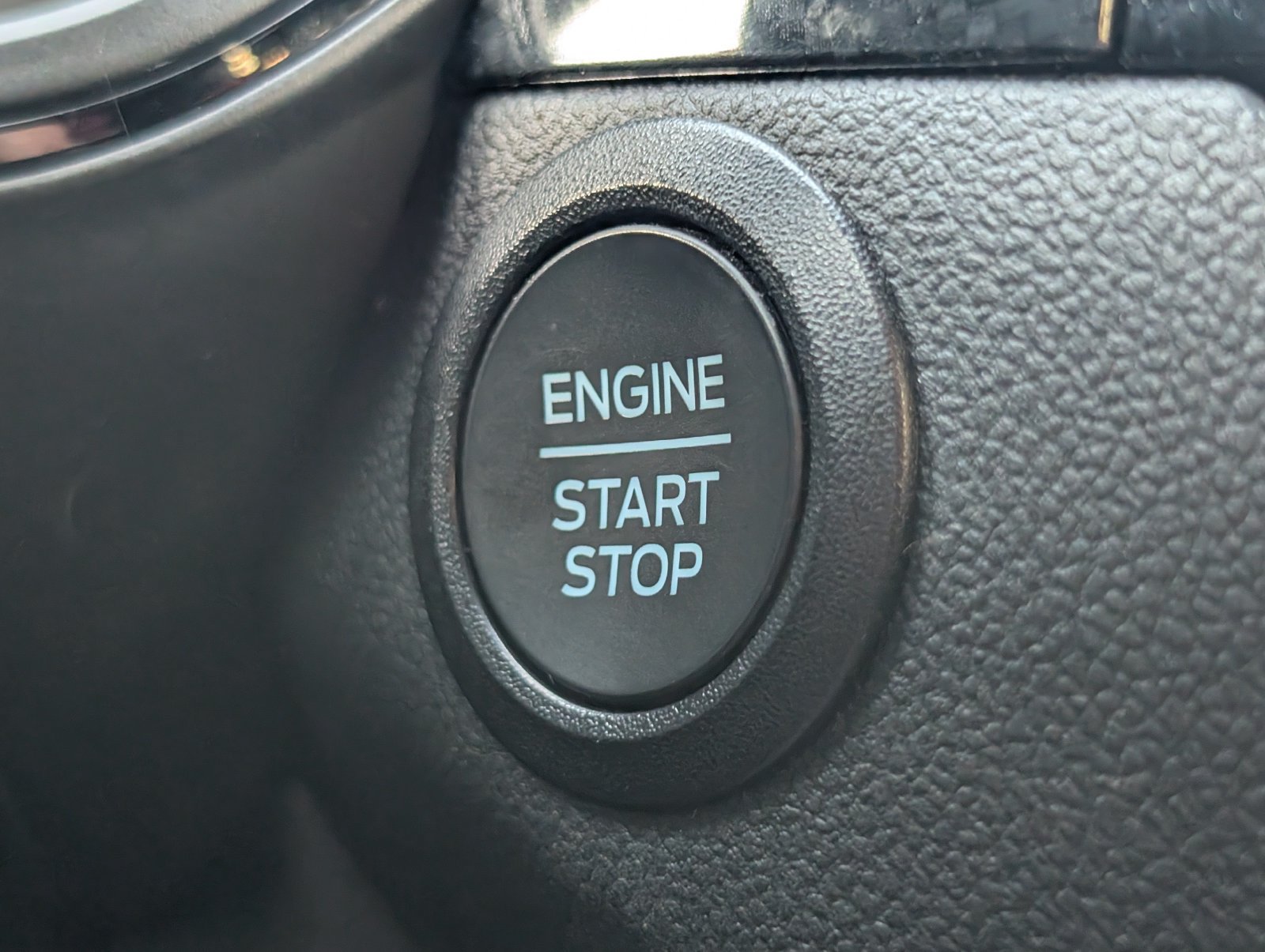 Used 2025 Ford Escape ST-Line Select AWD/4WD image 26
