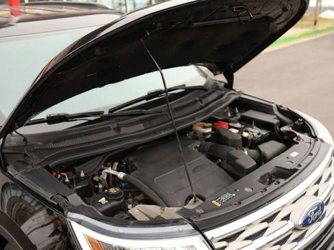 Used 2017 Ford Explorer XLT w/ Equipment Group 202A image 50