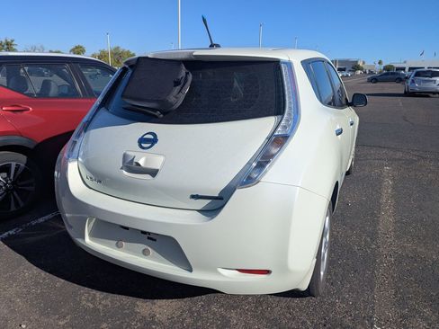 Used 2011 Nissan Leaf SL image 5