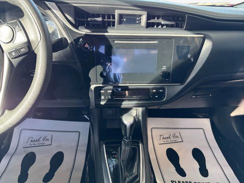 Used 2019 Toyota Corolla LE image 16