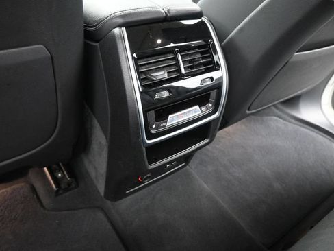 Used 2021 BMW X7 xDrive40i w/ Premium Package AWD/4WD image 30