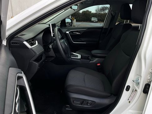 Used 2025 Toyota RAV4 XLE image 10