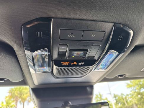 Used 2025 Lexus GX 550 w/ Accessory Package (2T) AWD/4WD image 28