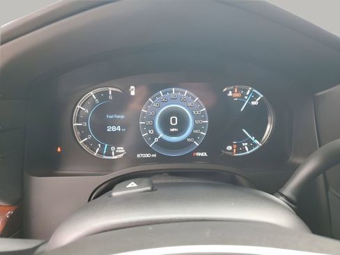 Used 2017 Cadillac Escalade Luxury image 40