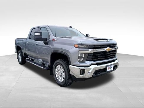 Used 2024 Chevrolet Silverado 2500 LT image 7