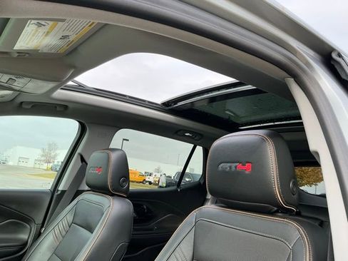 Used 2024 GMC Terrain AT4 image 33