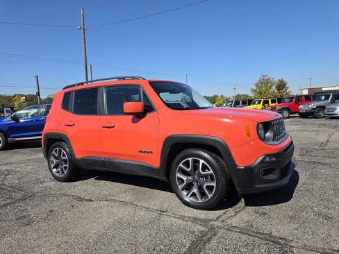 Used 2015 Jeep Renegade Latitude w/ Popular Equipment Group image 3