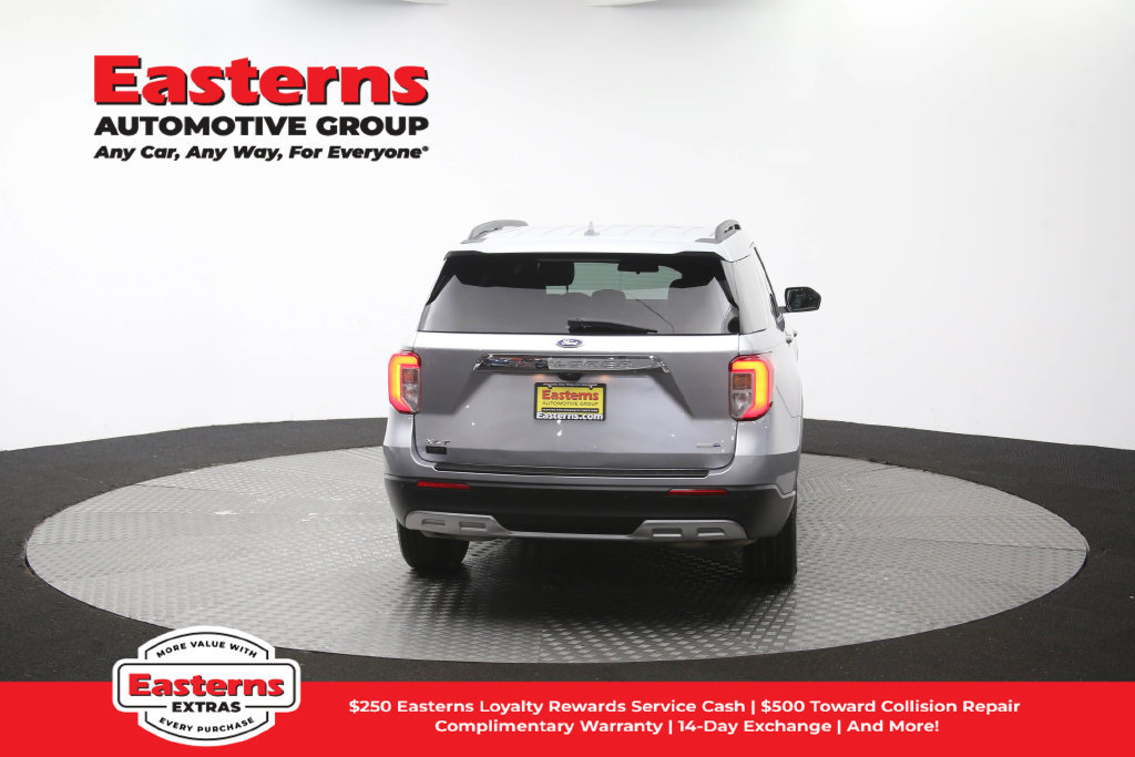 Used 2020 Ford Explorer XLT w/ Equipment Group 202A AWD/4WD image 38