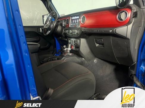 Used 2023 Jeep Wrangler Unlimited Rubicon w/ Cold Weather Group AWD/4WD image 20