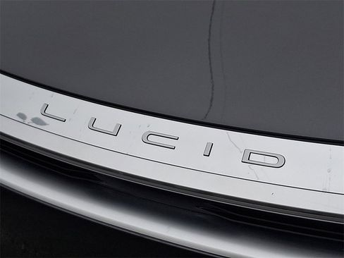 Used 2024 Lucid Air Touring image 32