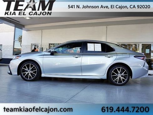 Used 2023 Toyota Camry SE image 6