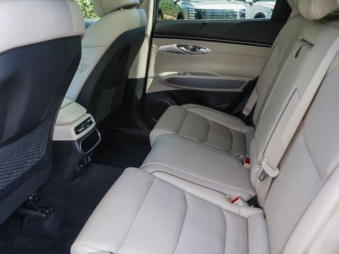 Used 2023 Genesis GV70 2.5T w/ Advanced Package AWD/4WD image 18