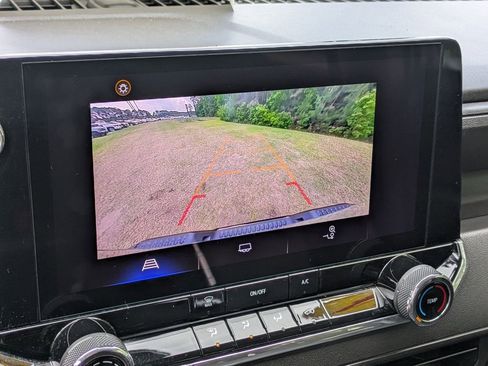 Used 2024 Chevrolet Colorado W/T RWD image 19