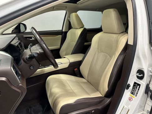 Used 2019 Lexus RX 350L w/ Premium Package image 11