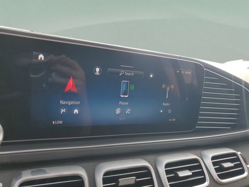 Certified 2026 Mercedes-Benz GLS 450 4MATIC image 33