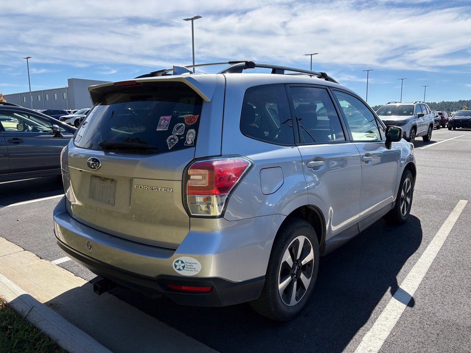 Used 2018 Subaru Forester 2.5i Premium w/ All-Weather Package AWD/4WD image 6