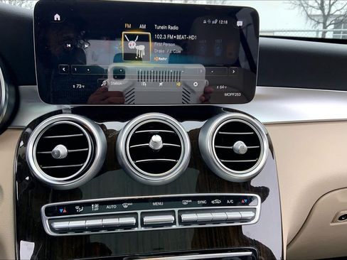 Certified 2021 Mercedes-Benz GLC 300 image 34