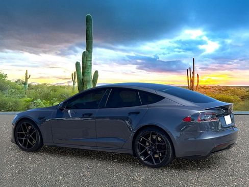 Used 2022 Tesla Model S Plaid AWD/4WD image 4