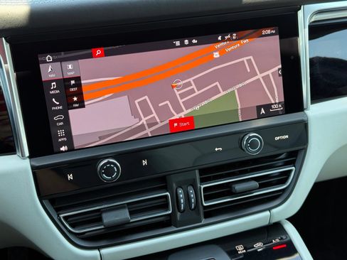Certified 2023 Porsche Macan Turbo AWD/4WD image 21