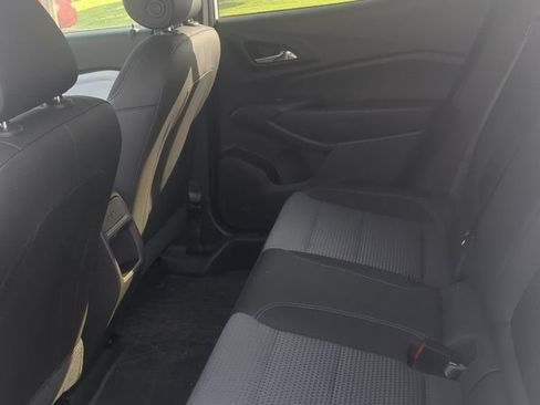 Used 2024 Chevrolet Trax LT w/ LT Convenience Package FWD image 10