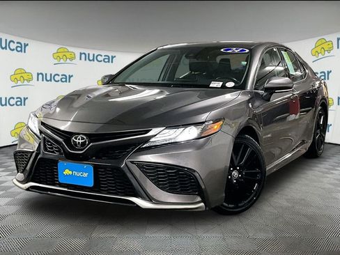 Used 2024 Toyota Camry XSE FWD image 3