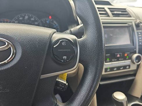 Used 2013 Toyota Camry FWD image 18