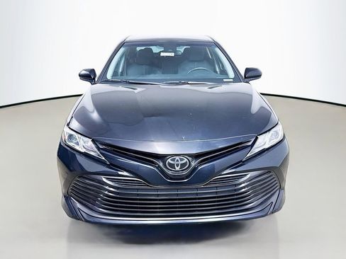 Used 2018 Toyota Camry LE FWD image 2