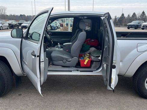 Used 2006 Toyota Tacoma 4x4 Access Cab V6 image 17