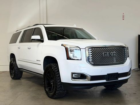 Used 2015 GMC Yukon XL Denali w/ Premium Package AWD/4WD image 2