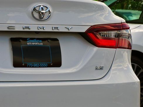 Used 2021 Toyota Camry LE FWD image 14