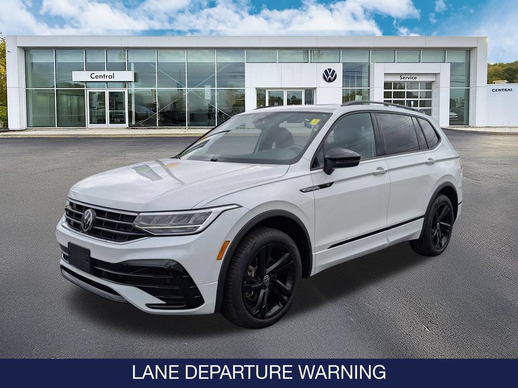 Certified 2023 Volkswagen Tiguan SE R-Line AWD/4WD image 3
