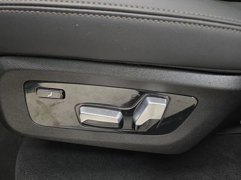 Certified 2023 BMW X7 xDrive40i w/ M Sport Package image 26