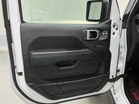 Used 2020 Jeep Gladiator Overland image 27