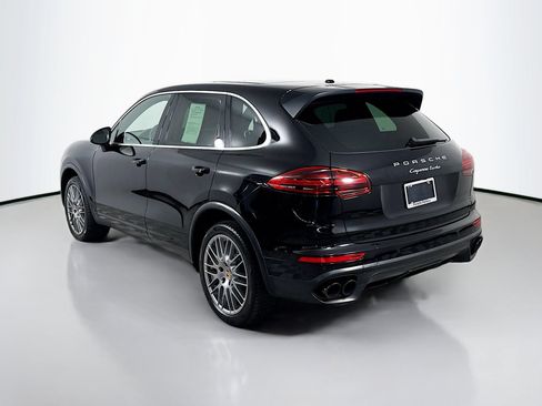 Used 2016 Porsche Cayenne Turbo AWD/4WD image 3