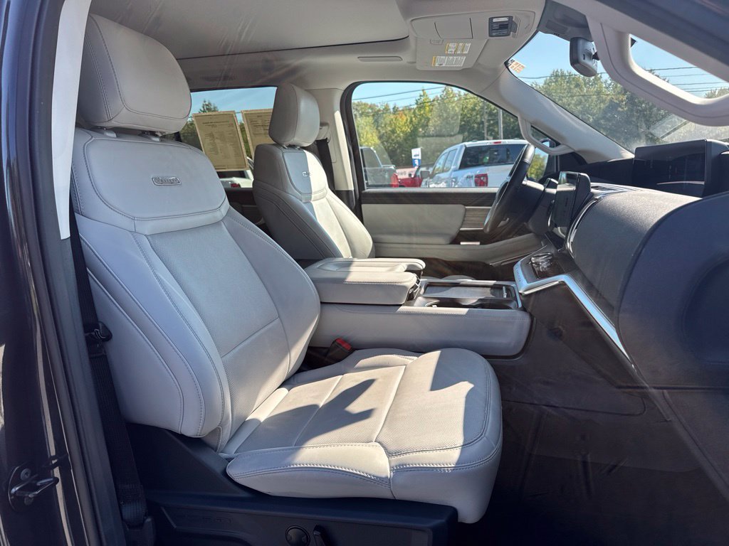 Used 2025 Ford Expedition Max Platinum w/ Driver's Package AWD/4WD image 14
