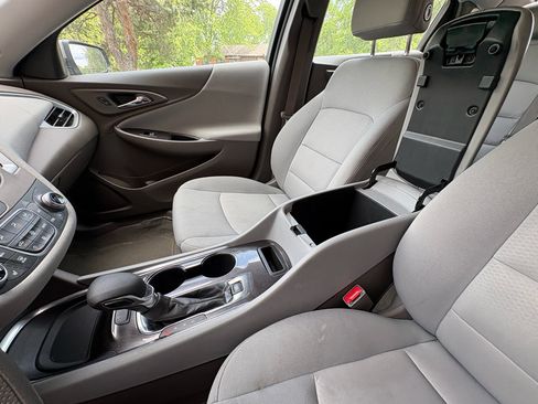 Used 2023 Chevrolet Malibu LT FWD image 18