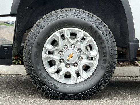 Used 2024 Chevrolet Silverado 2500 LTZ w/ LTZ Convenience Package image 29