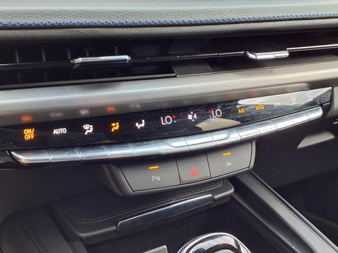 Used 2024 Cadillac XT4 Sport w/ LPO, Floor Liner Package FWD image 25