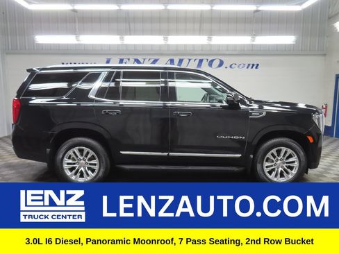 Used 2024 GMC Yukon SLT w/ SLT Luxury Package AWD/4WD image 1