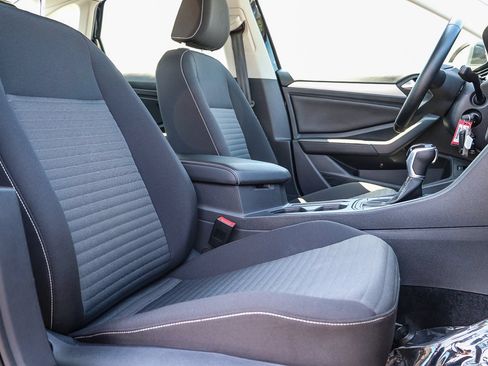 Certified 2025 Volkswagen Jetta S FWD image 18
