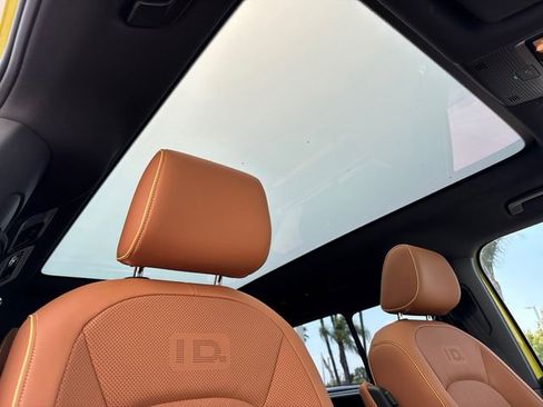 New 2025 Volkswagen ID. Buzz Pro S Plus image 18