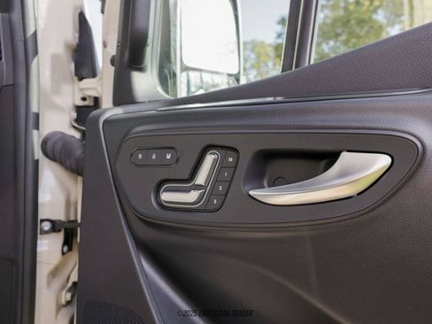 Used 2025 Mercedes-Benz Sprinter 2500 image 59