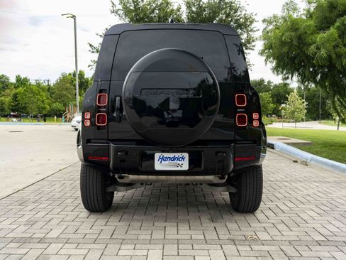 Used 2024 Land Rover Defender 110 X-Dynamic SE AWD/4WD image 8