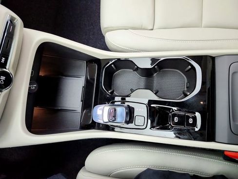 New 2026 Volvo XC40 B5 Plus w/ Climate Package AWD/4WD image 26