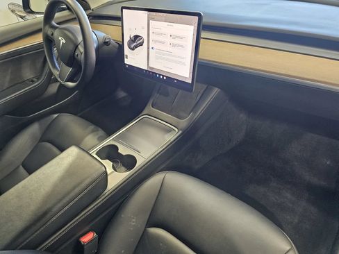 Used 2023 Tesla Model 3 Standard Range RWD image 5