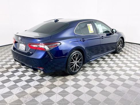 Used 2021 Toyota Camry SE FWD image 7