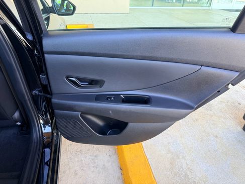 Used 2025 Hyundai Elantra Sport FWD image 22
